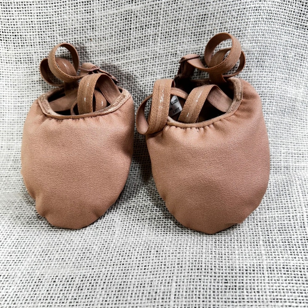 Angelo Luzio 820A Turner Lyrical Dance Shoes Jazzy Tan Size 7 Half Sole Modern